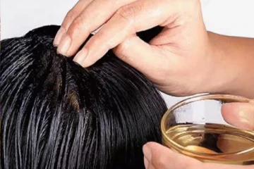 வழுக்கை தலையில் முடி வளரணுமா? எண்ணெயை சூடாக்கி இதை கலந்து பூசுங்க