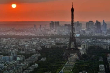 பிரான்ஸ் தேர்தல்: தங்கள் பணத்தை பாதுகாக்க சுவிஸ் வங்கிகளிடம் உதவிகோரும் பிரான்ஸ் பணக்காரர்கள்