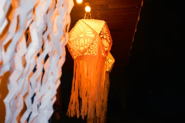 වෙසක් සතිය මැයි 27 සිට ජූනි 2 දක්වා - අමතර නිවාඩු දිනයක් ගැන විශේෂ නිවේදනයක්