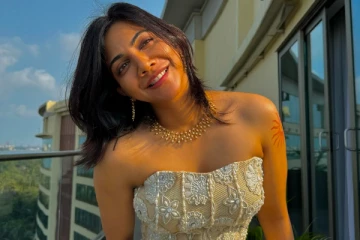 மடோனா செபாஸ்டியன் கிளாமர் போட்டோஷூட்