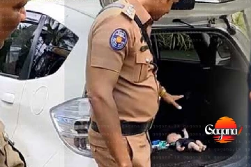 සැප රියේ බලපත්‍ර රහිතව බෝතල් 30ක් පටවන් යද්දී මාට්ටු - පවුලේ අයත් උදව් කරලා