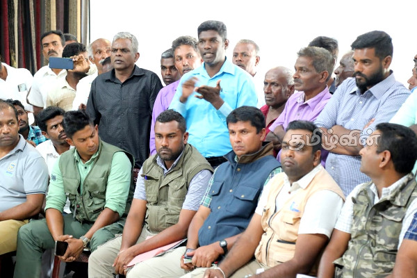 தொழிலாளர்கள் பிரச்சினை குறித்து ஜீவன் தொண்டமான் தலைமையில் முத்தரப்பு பேச்சு (Photos) | Jeevan Thandaman Talking About Labor Issue