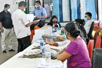 இலங்கை அரச சேவையில் ஏற்பட்டுள்ள கடும் நெருக்கடி நிலை