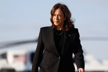 கமலா ஹாரிஸின் வெளிநாட்டு பயணத்தை தடுத்த காட்டுத்தீ!