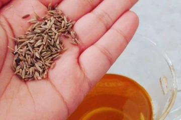 கொதிக்கும் தண்ணீரில்.. இதை 2 ஸ்பூன் சேர்த்து குடித்து வாருங்கள்.. அப்புறம் நடக்கும் அதிசயத்தை பாருங்க!