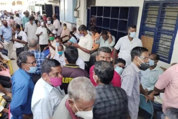 மிலிட்டரி கேன்டீனில் குவிந்த கூட்டம் - எதுக்கு தெரியுமா?