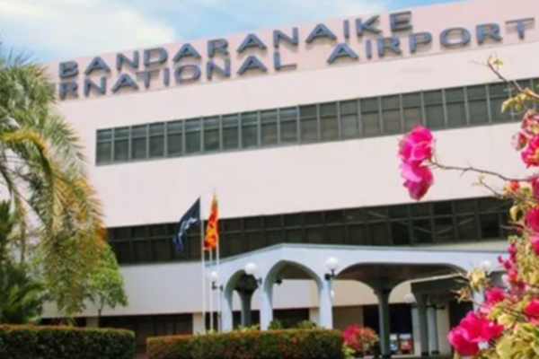 கட்டுநாயக்க விமான நிலையத்தில் ஒருவர் கைது | One Arrested At Katunayake Airport