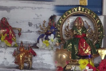 யாழில் வினோதமான முறையில் தோண்டி எடுக்கப்பட்ட விக்கிரகங்கள் (Photos)