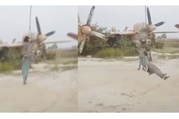 ‘என்ன வேணா நடக்கட்டும் நான் சந்தோஷமா இருப்பேன்...’ சிறுவர்கள் போல் ஊஞ்சலாடிய தாலிபான்கள் - வைரல் வீடியோ