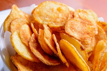 இந்த ஸ்நாக்ஸை மட்டும் அதிகமா சாப்பிடாதீங்க…உயிருக்கு ஆபத்து?