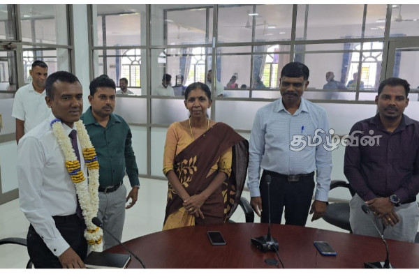 மட்டக்களப்பு மாவட்டத்தின் புதிய அரசாங்க அதிபர் கடமைகளை பொறுப்பேற்பு | New Government Agent Of Batticaloa Assumes Duties