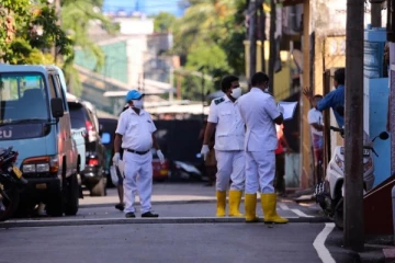 இலங்கையின் பல பகுதிகளில் அபாய நிலை - பொது முடக்கம் தொடர்பில் தீவிரமாக ஆராயும் அரசாங்கம்