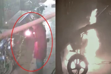 சாலையில் நின்ற வண்டியிலிருந்து பெட்ரோலை திருடி பைக்கிற்கு தீ வைத்த பெண்: வீடியோ