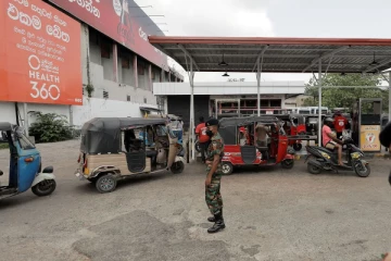 நான்கு எரிபொருள் நிலையங்களின் அனுமதிப்பத்திரங்கள் இரத்து!