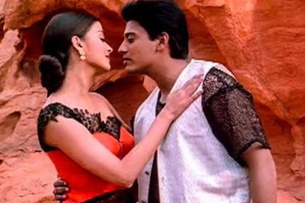 மேடையில் ஐஸ்வர்யா ராயின் எடையை கேட்ட வைரமுத்து!! இதுதான் காரணமாம்.. | Vairamuthu Told Aishwarya Rai To Lose Weight