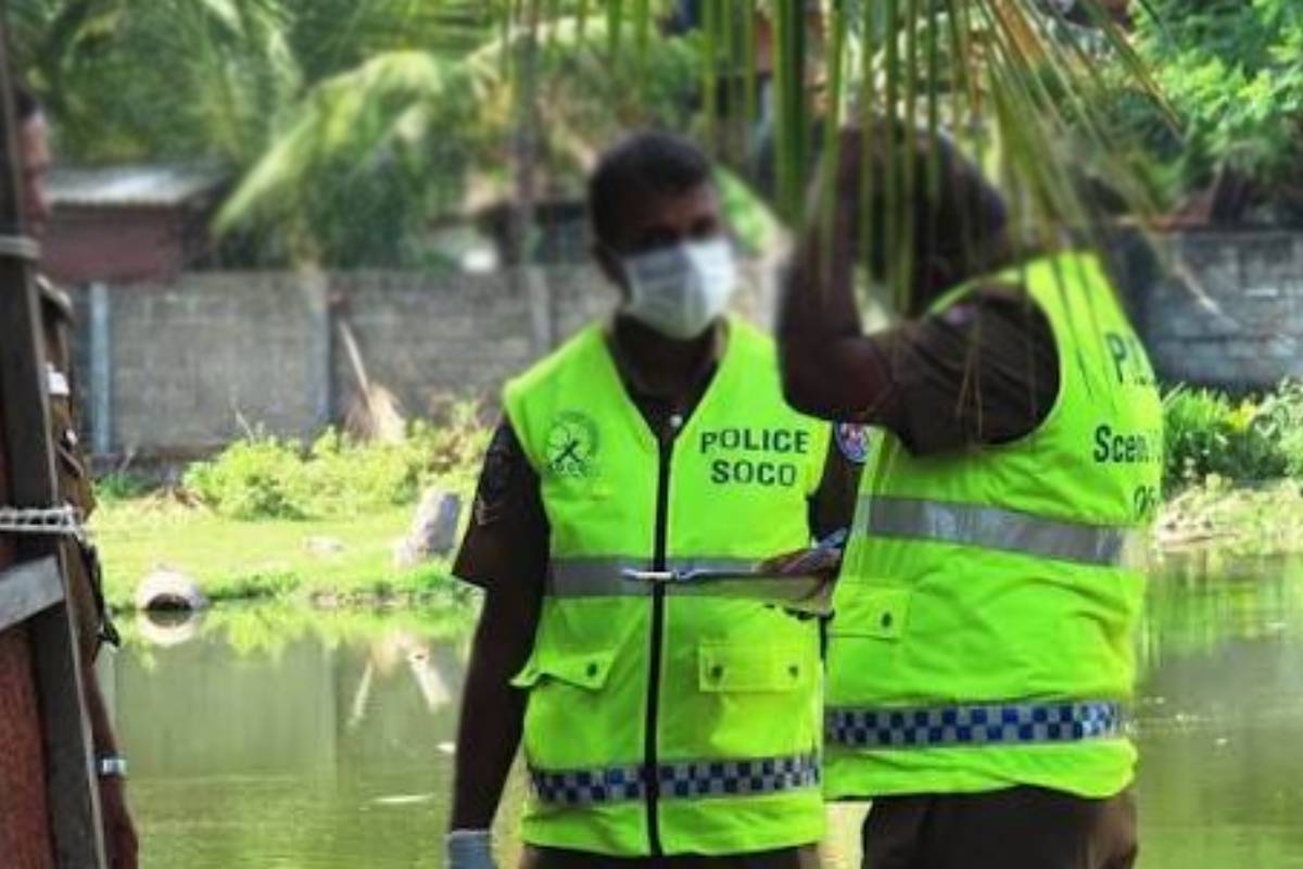 முதலையிடம் சிக்கிய 22 வயது இளைஞரின் சடலம் - பல மணிநேரம் மீட்க போராடிய மக்கள் | Rescue Of Corpse Eaten By Crocodiles From River முதலையிடம் சிக்கிய 22 வயது இளைஞரின் சடலம் - பல மணிநேரம் மீட்க போராடிய மக்கள் | Rescue Of Corpse Eaten By Crocodiles From River