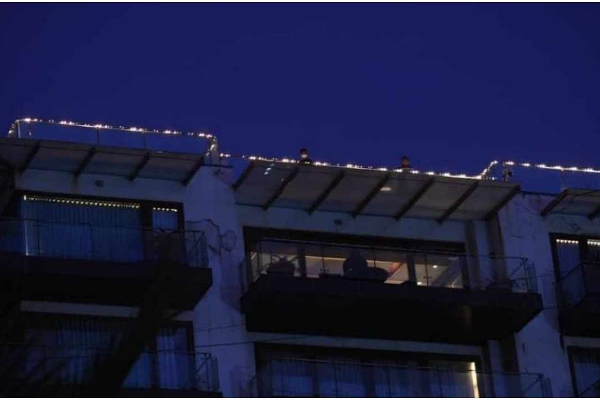 விழாக்கோலம் பூண்டிருக்கும் ஷாருக்கானின் மன்னத் இல்லம்- கொண்டாட்டத்தில் குடும்பம் | Shahrukh Khan Mannat In Celebration Mode