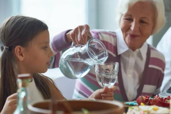 தண்ணீர் குடிப்பது  இவ்வளவு ஆபத்துகளை ஏற்படுத்துமா...கவனம் தேவை | Does Drinking Water Cause So Many Dangers