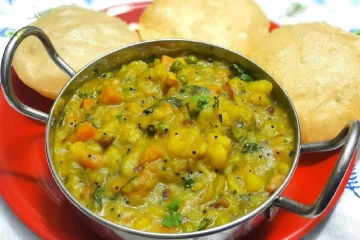புரட்டாசி ஞாயிறு ஸ்பெஷல்: கல்யாண வீட்டு ஸ்டைல் பூரி மசாலா – சுவை அள்ளும்!
