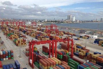 கொழும்புத் துறைமுகத்தில் தேங்கியிருந்த   400 கொள்கலன்கள் விடுவிப்பு