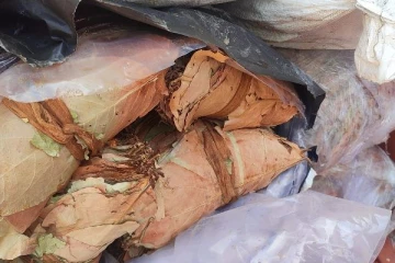 இலங்கைக்கு படகில் கடத்த முயன்ற பீடி இலைகள் பறிமுதல்