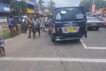 மூன்று வாகனங்கள் ஒன்றுடன் ஒன்று மோதி கோர விபத்து ; தாயும் மகனும் பரிதாப பலி