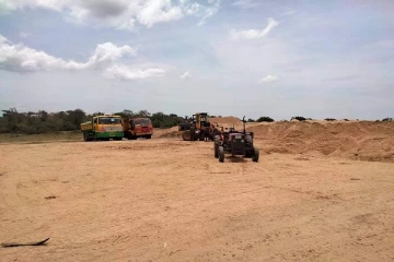 பறிபோகும்  கஞ்சிகுடிச்சாறு மண் வளம் - மீட்டுத்தருமாறு மக்கள் கோரிக்கை