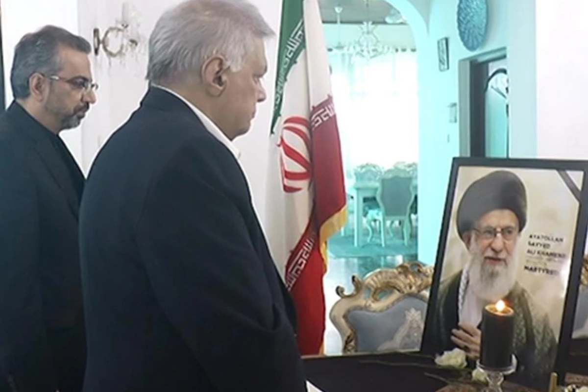 கமேனியின் மறைவு ; முன்னாள் ஜனாதிபதி ரணில் நேரில் சென்று அனுதாபம் | Ranil Visits Iranian Embassy Condolences Khamenei