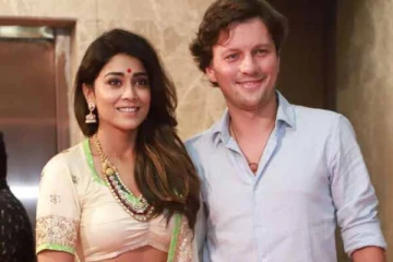 குடும்பத்துடன் தீபாவளியை கோலாகலமாக கொண்டாடிய ஸ்ரேயா- கலக்கல் புகைப்படங்கள்