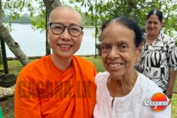 හෙළයේ ගීත කෝකිලාවිය නන්දා මාලනියට තෙරුවන් සරණයි..![PHOTOS]