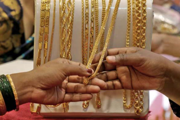தங்கம் வாங்க இன்று போகாதீங்க! அதிரடி உயர்வால் அதிர்ச்சி | Today Gold Rate June 2 2022 In Tamil
