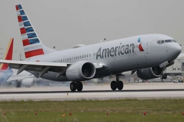 நடுவானில் பறந்த விமானம்.. மாஸ்க் அணிய மறுத்த பயணி: இறுதியில் விமானி எடுத்த அதிரடி முடிவு!