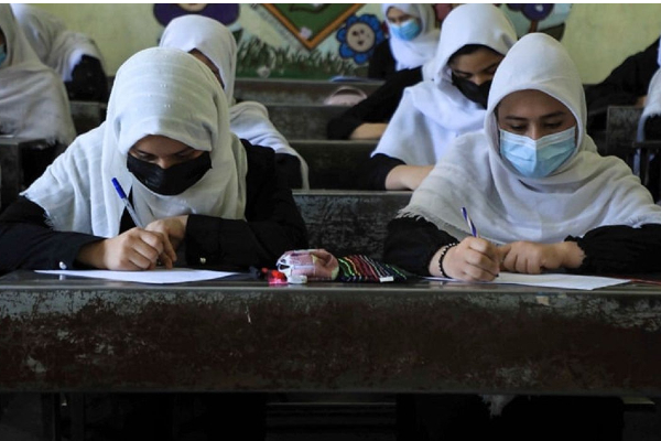பறிக்கப்படும் பெண் சுதந்திரம் - கோரமுகம் காட்டும் தாலிபான்கள்! | Taliban Prohibits Female Students To Go Foriegn