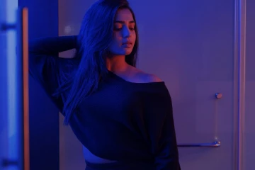 96 குட்டி ஜானுவா இது.. கௌரி கிஷன் ஷார்ட் உடையில் ஹாட் போஸ்