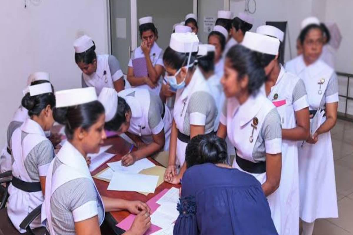 ஆடை விவகாரத்தில் தாதியர்களுக்கு ஆதரவு: குரல் கொடுப்பவர்களிடம் விடுக்கப்பட்டுள்ள வேண்டுகோள் | Support For Nurses On Clothing Issues ஆடை விவகாரத்தில் தாதியர்களுக்கு ஆதரவு: குரல் கொடுப்பவர்களிடம் விடுக்கப்பட்டுள்ள வேண்டுகோள் | Support For Nurses On Clothing Issues