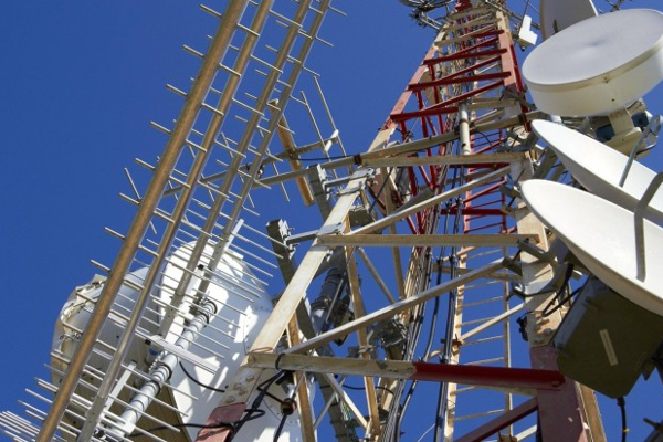 இலங்கையில் தொலைத்தொடர்பு செயலிழக்கும் ஆபத்து | Risk Of Telecommunication Outages In Sri Lanka