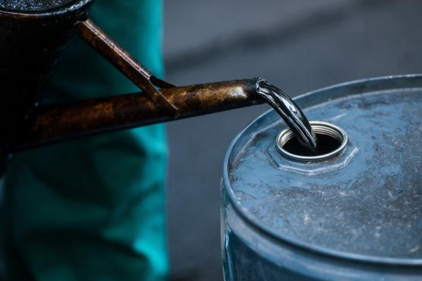 கச்சா எண்ணெய் விலை குறைவு | Crude Oil Prices Are Low
