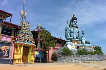 சர்ச்சைக்குள்ளாகிய கோணேஸ்வர ஆலயத்திற்கு திடீர் விஜயம் மேற்கொண்ட தென்னிலங்கை அமைச்சர்