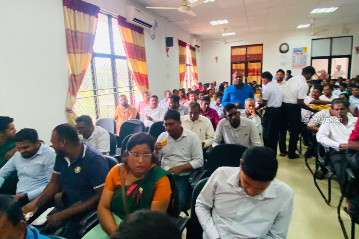மகிந்த ஏன் விசாரணைக்கு அழைக்கப்பட்டார்... பிரபு எம்.பி வெளியிட்ட தகவல்கள் | A Meeting Held In Manmunai Sudhagar Ahead