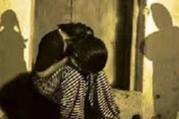 15 வயது சிறுமி விற்பனை விவகாரம்! அணிவகுப்பில் இருவர் அடையாளம்