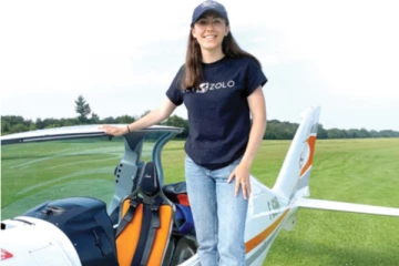 18 කෙල්ල තනිවම ලෝකෙ වටේ ගිහින් වාර්තාවක් තබයි..සම්පූර්ණ විස්තරය මෙන්න.(PHOTOS)