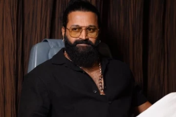 காந்தாரா படத்தின் மாபெரும் வெற்றிக்கு பின் சம்பளத்தை பல மடங்கு உயர்த்திய ரிஷப் ஷெட்டி