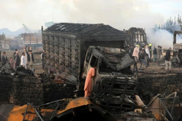 ஆப்கானிஸ்தானில் தீப்பிடித்து எரிந்த லாரி: 9 பேர் உயிரிழப்பு!