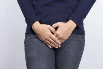 பெண்களே வெள்ளைப்படுதல் பிரச்சினையால் அவஸ்தையா? கவலையை விடுங்க