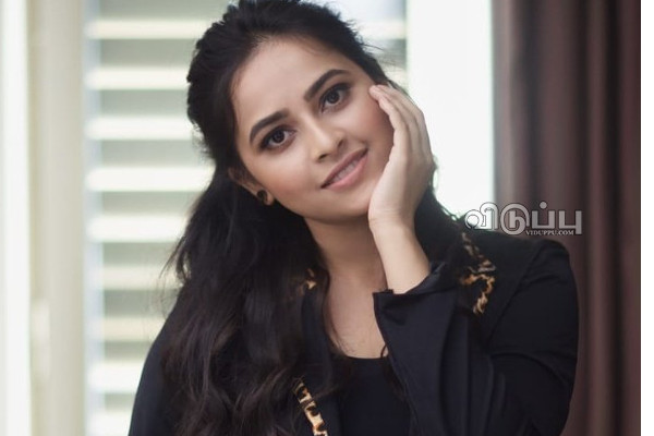 5 வருஷமாக வாய்ப்பில்லாமல் கிராமத்தில் செட்டிலான நடிகை ஸ்ரீதிவ்யா!! இப்போது எப்படி இருக்காங்க தெரியுமா.. | Actress Sridivya Latest Photos With Her Sister