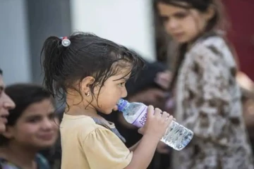 காபூலில் பசியால் வாடும் பிஞ்சுகள்.. ஒரு பாட்டில் தண்ணீரின் விலை எவ்வளவு தெரியுமா? கதறும் ஆப்கன் மக்கள்