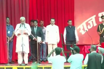 எட்டாவது முறையாக  பீகார் முதலமைச்சராக பதவியேற்றார் நிதிஷ்குமார்