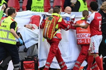 மைதானத்தில் மயங்கிவிழுந்த டென்மார்க் வீரர்- யூரோ கோப்பை போட்டி நிறுத்தம்!