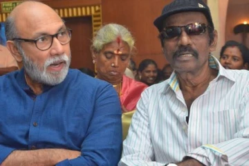 தெருவில் தரையில் உட்கார்ந்து சாப்பிட்ட கவுண்டமணி! யார் இந்த குழந்தைகள் தெரியுமா?