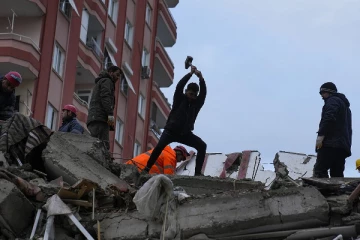 துருக்கி நிலநடுக்கத்தின் எதிரொலி; 171 பேருக்கு பிடி வாரண்ட்